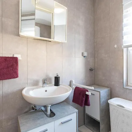 Apartamento New Renovated Urska *
