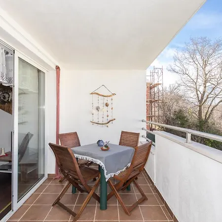 New Renovated Urska Apartamento