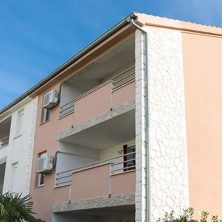Apartamento New Renovated Urska